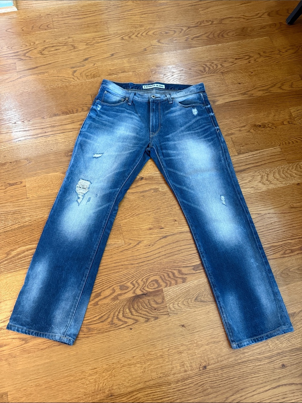 Express Rocco Men’s 34x30 Slim Straight Distressed Blue Jeans